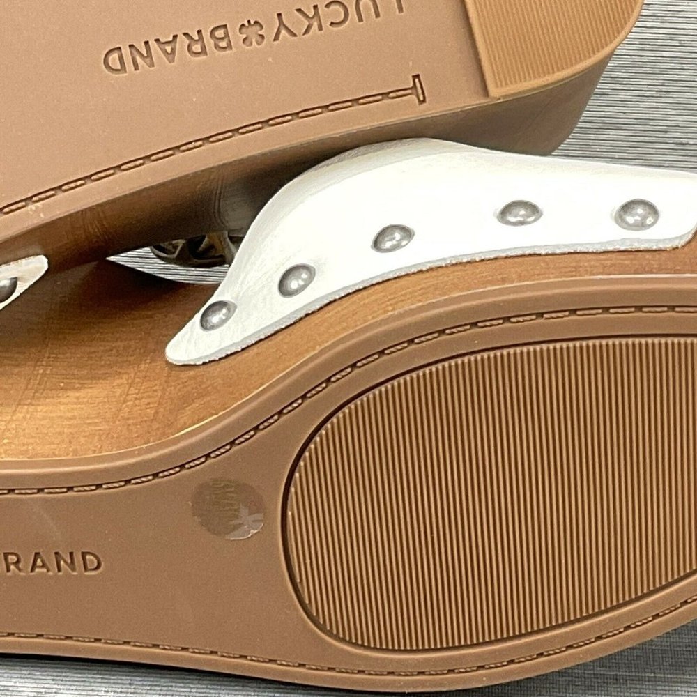Lucky Brand Shoes Womens Sz 6 Zashti White Angora Vegan Leather Wedge Sandal New - Picture 8 of 10